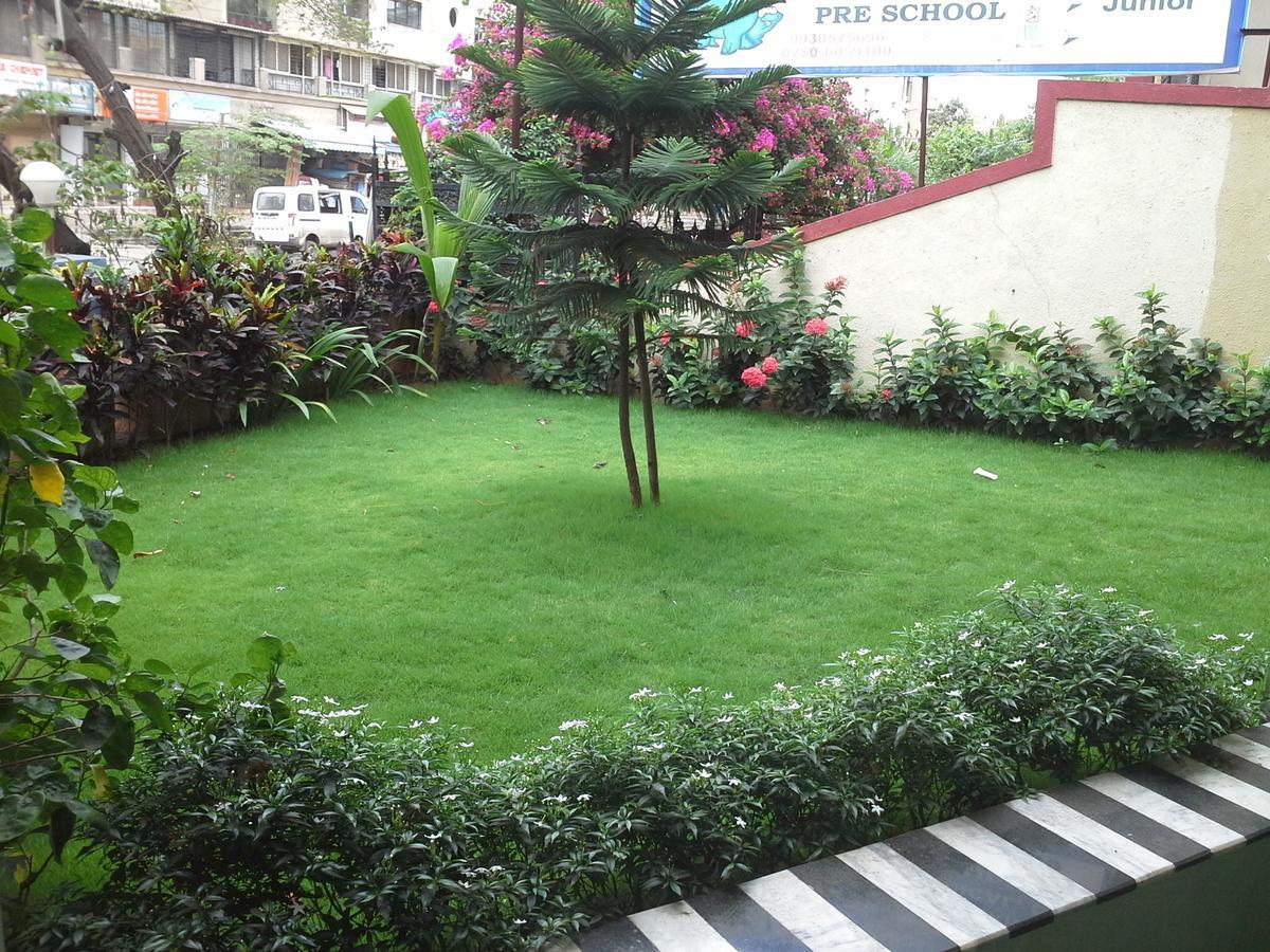Hotel Galaxy Residency Vasai Buitenkant foto