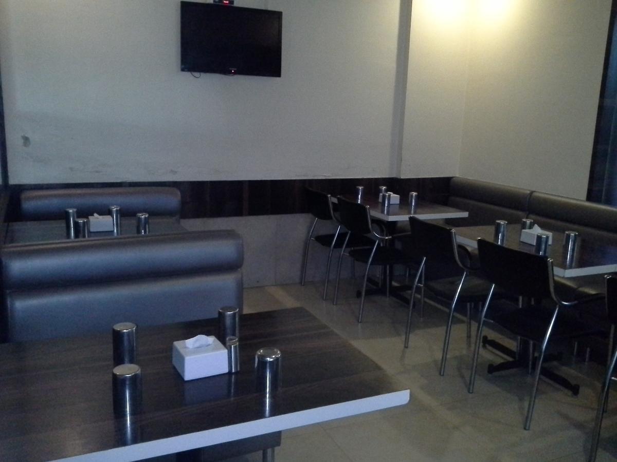 Hotel Galaxy Residency Vasai Buitenkant foto
