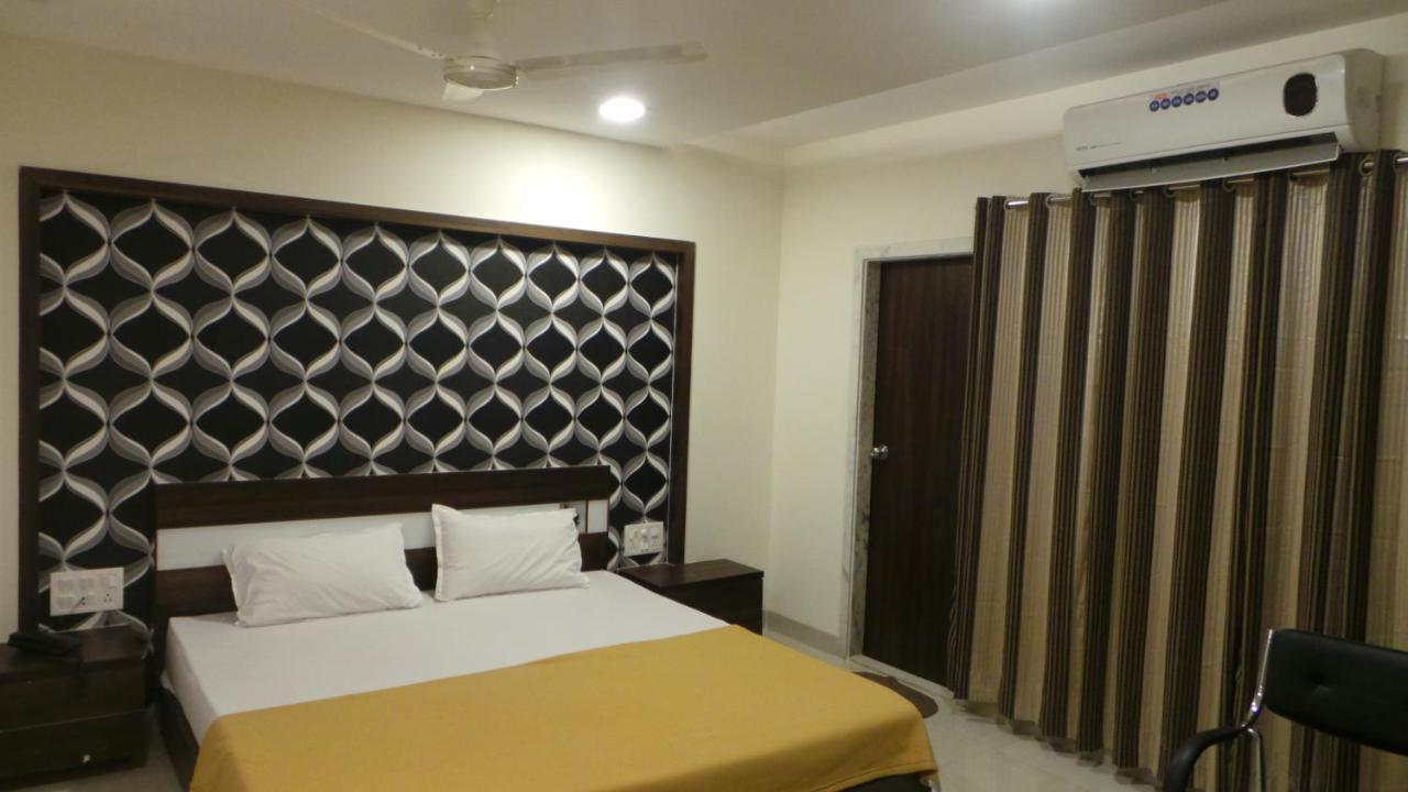 Hotel Galaxy Residency Vasai Buitenkant foto